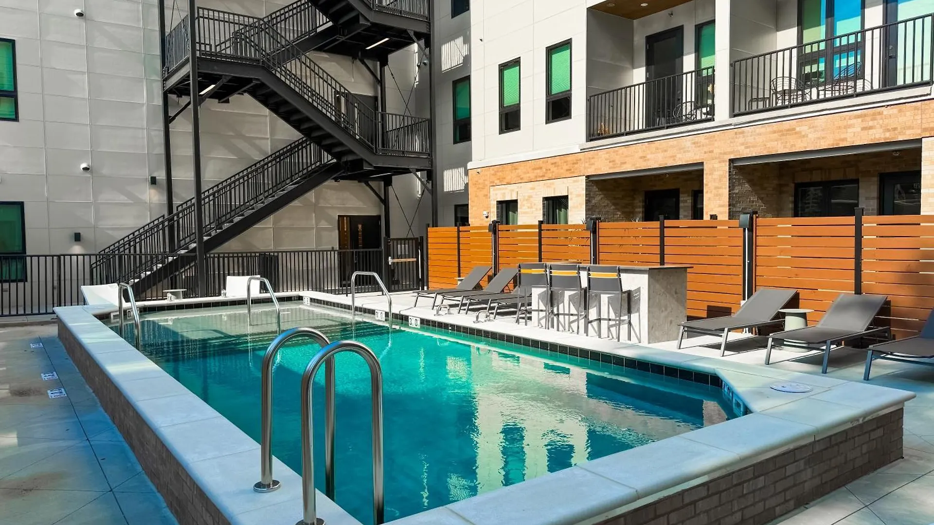 Vakantiehuis Let Er Buck On Music Row, Mins To Broadway With Pool, Gym, Balcony Villa Nashville