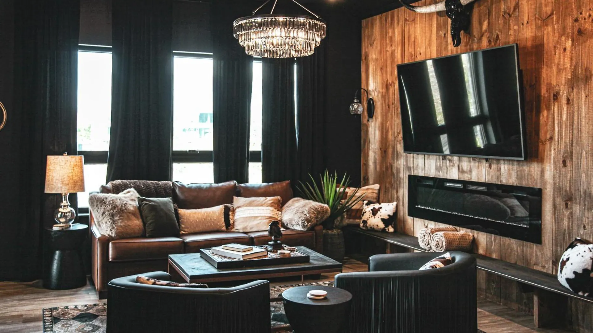 Let Er Buck On Music Row, Mins To Broadway With Pool, Gym, Balcony Villa Nashville Vakantiehuis
